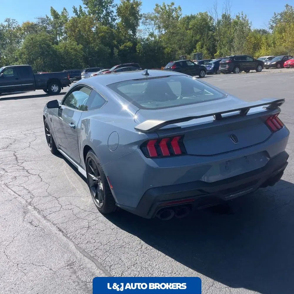 2024 Ford Mustang Dark Horse