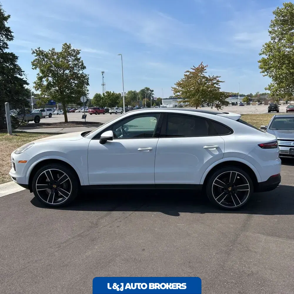 2022 Porsche Cayenne Coupe