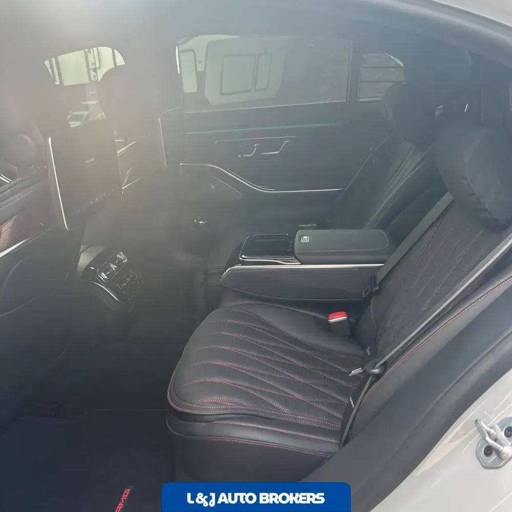2024 Mercedes-Benz S-Class AMG S63 E Perf