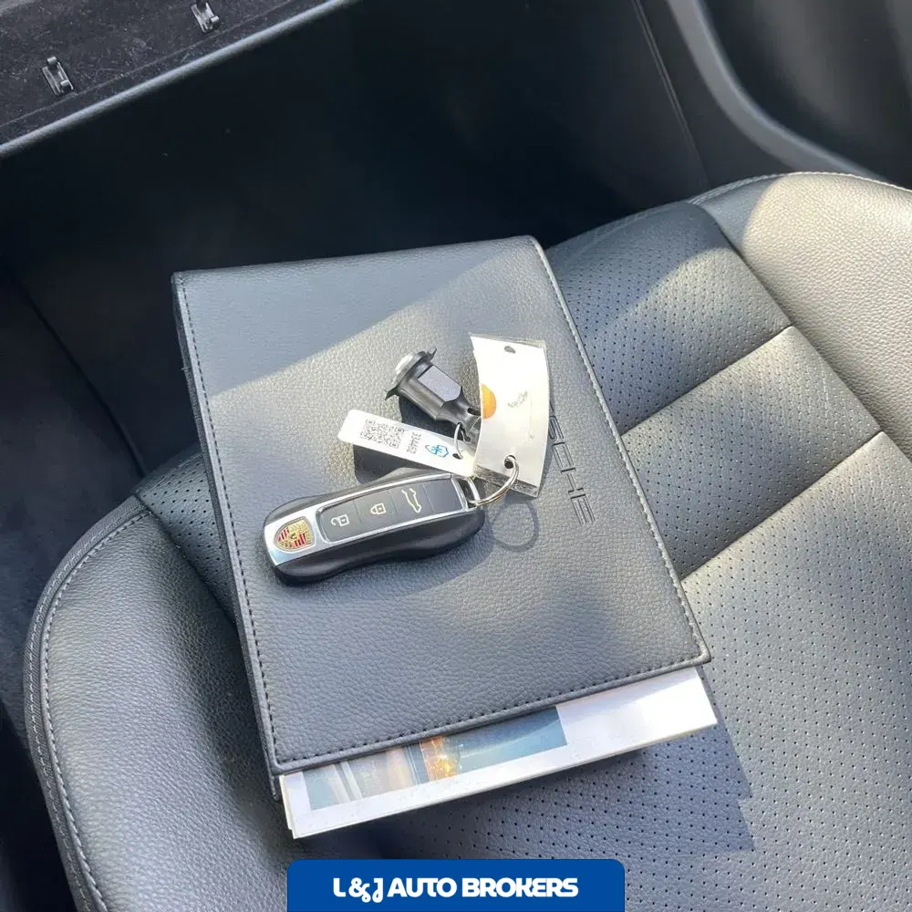 2022 Porsche Cayenne Base