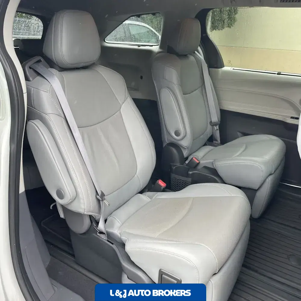 2022 Toyota Sienna Limited 7-Passenger