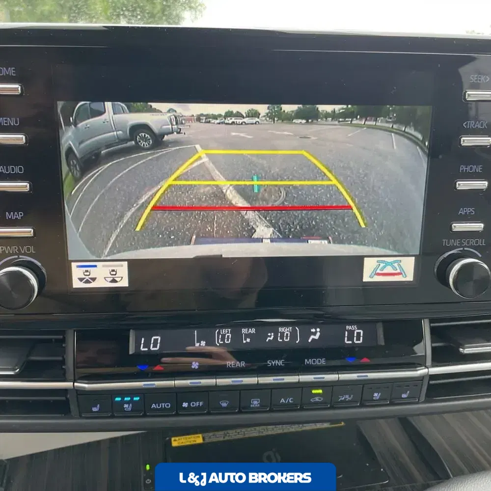 2022 Toyota Sienna Limited 7-Passenger