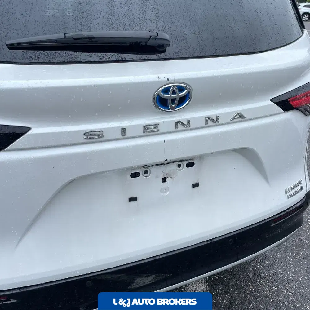 2022 Toyota Sienna Limited 7-Passenger