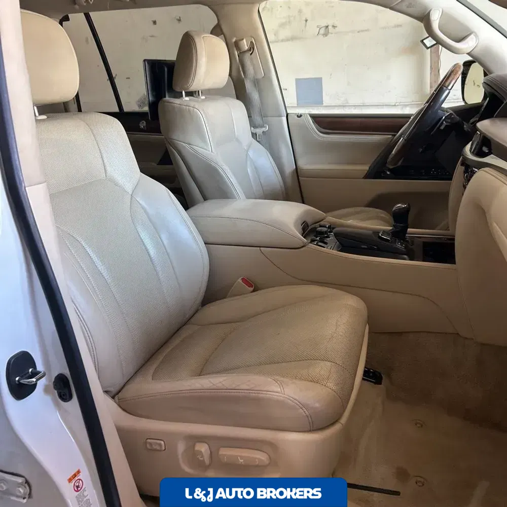 2017 Lexus LX 570 Base