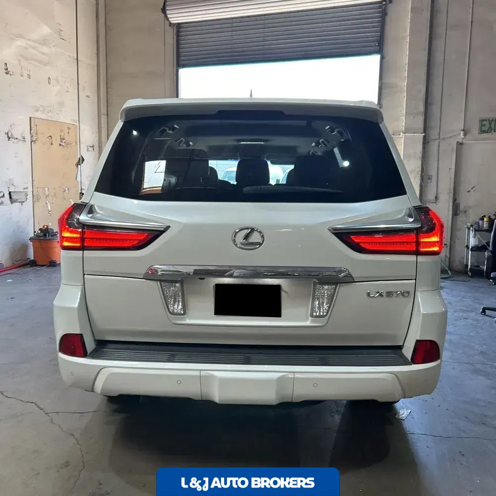 2017 Lexus LX 570 Base