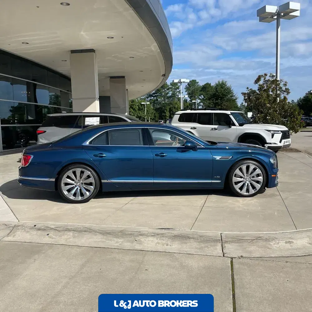 2022 Bentley Flying Spur Base