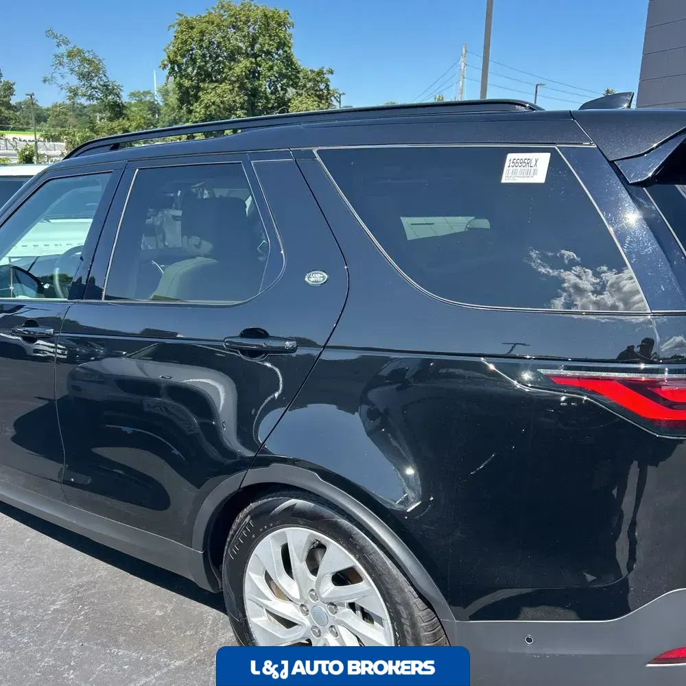2025 Land Rover Discovery S P300