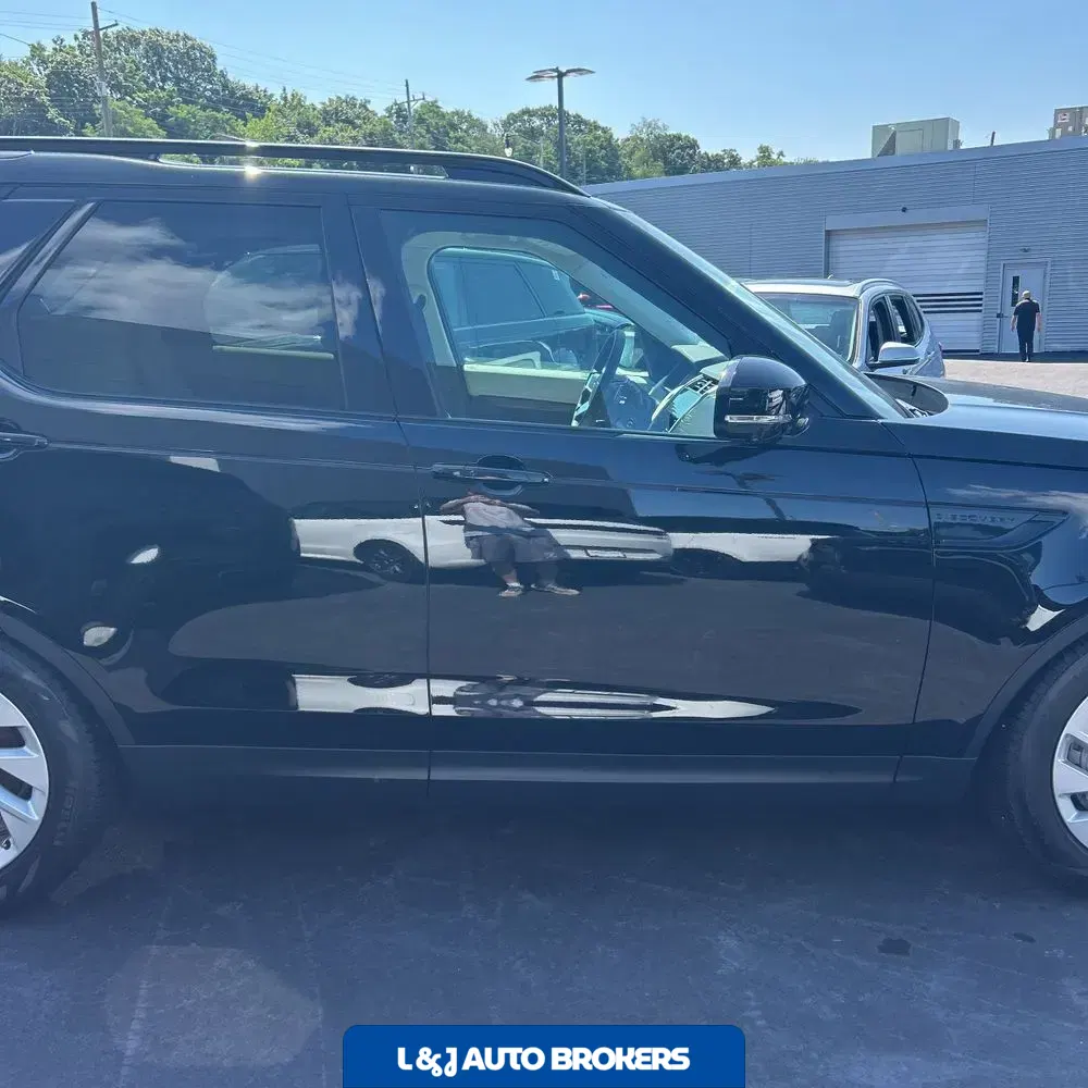 2025 Land Rover Discovery S P300