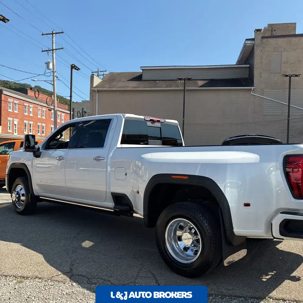 2025 GMC Sierra 3500HD Denali Ultimate
