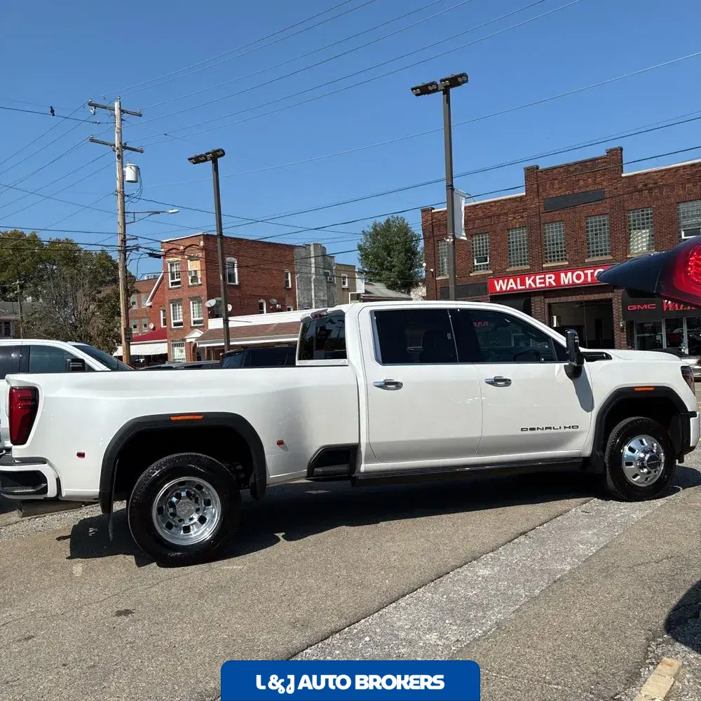 2025 GMC Sierra 3500HD Denali Ultimate