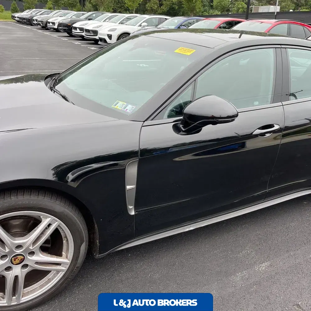 2022 Porsche Panamera 4