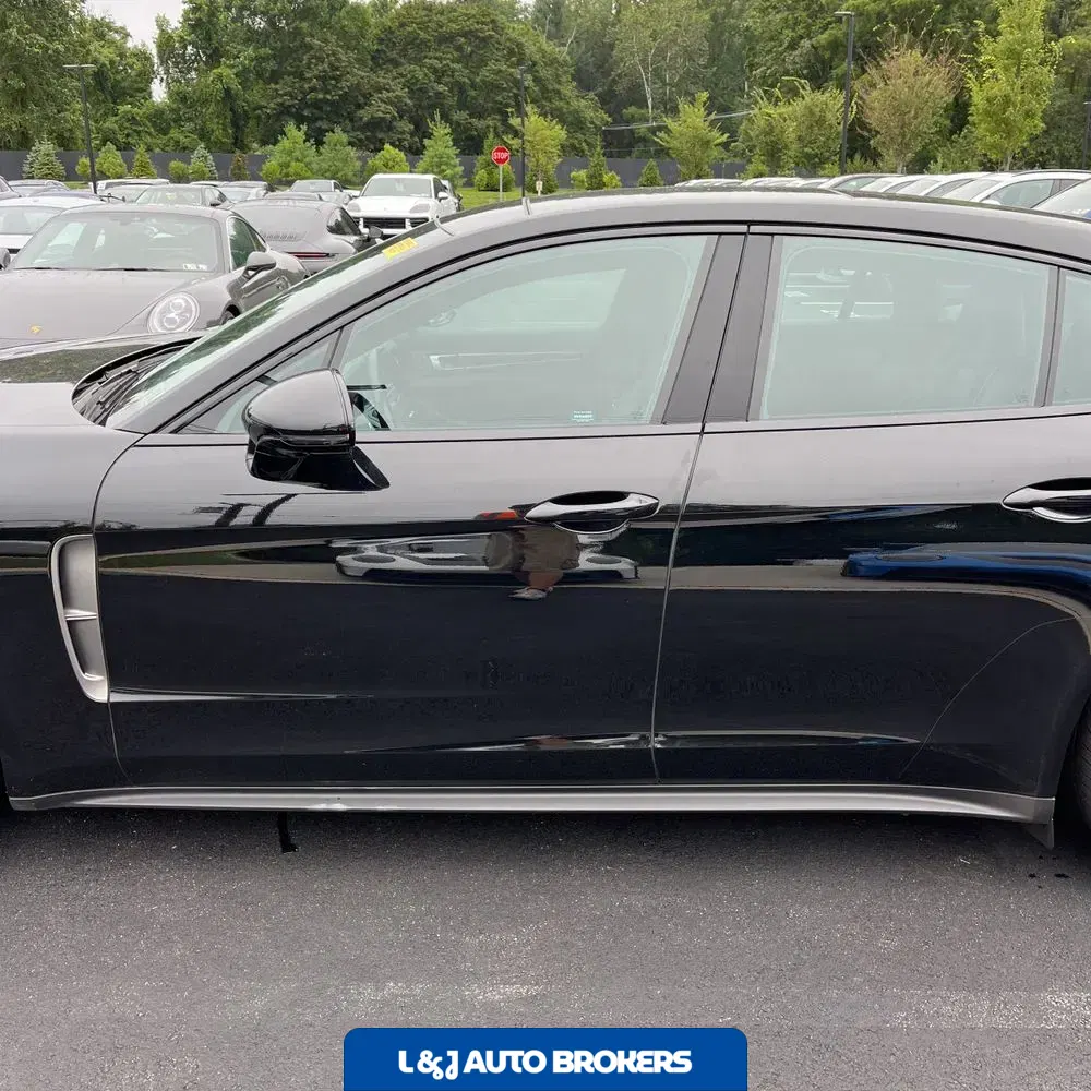 2022 Porsche Panamera 4