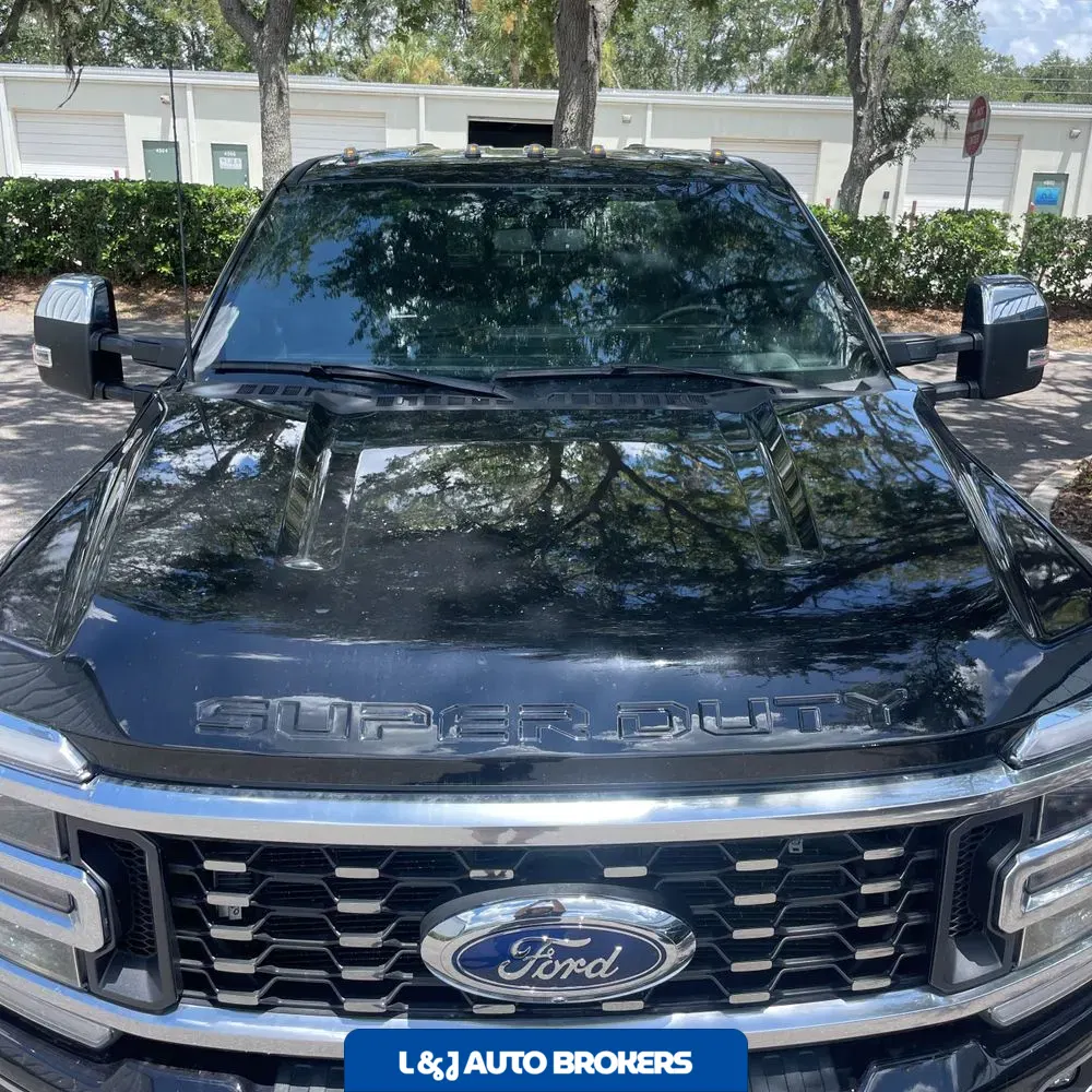 2023 Ford F-350 Super Duty Platinum