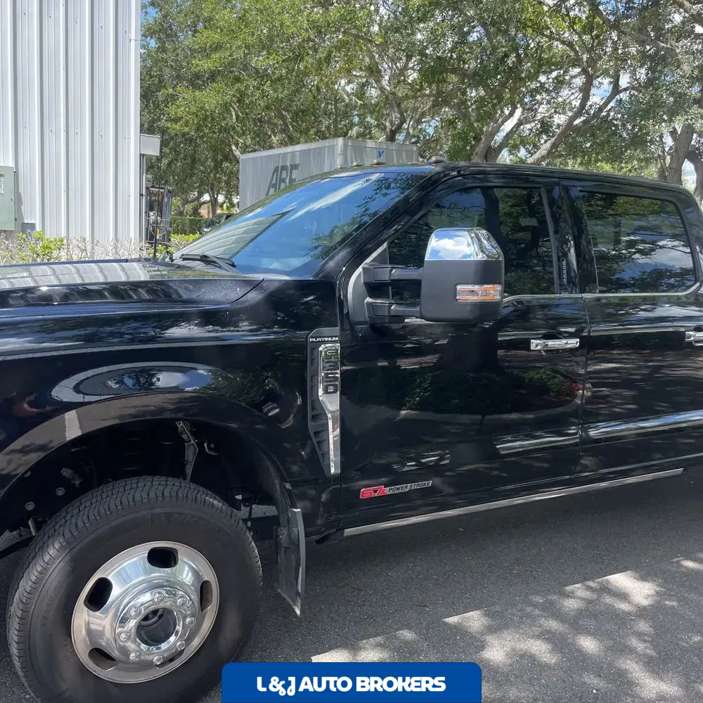 2023 Ford F-350 Super Duty Platinum