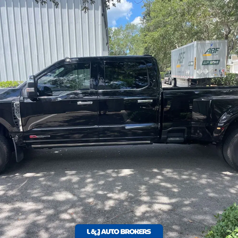 2023 Ford F-350 Super Duty Platinum