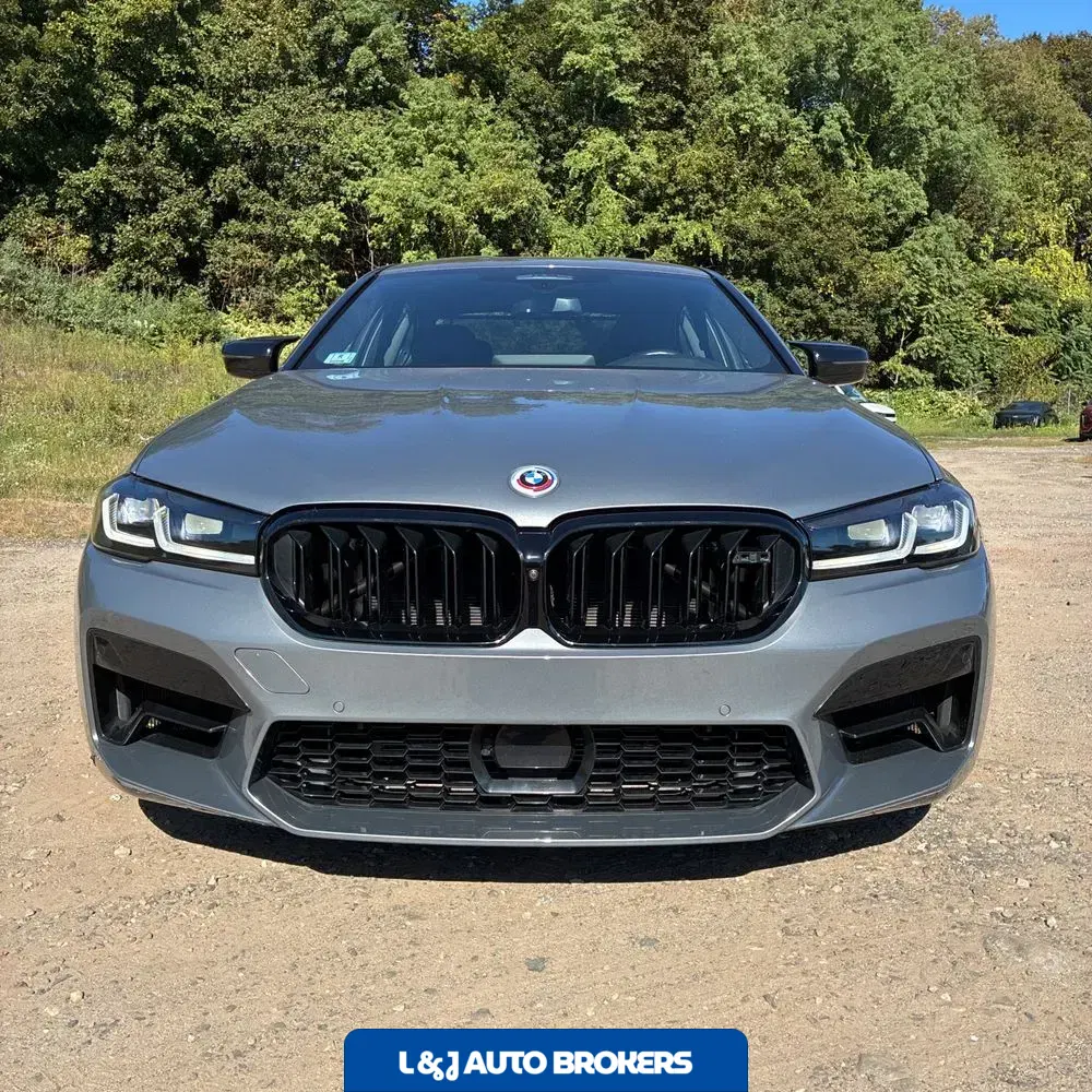 2023 BMW M5