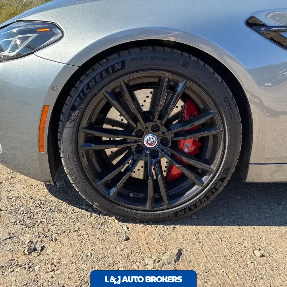 2023 BMW M5