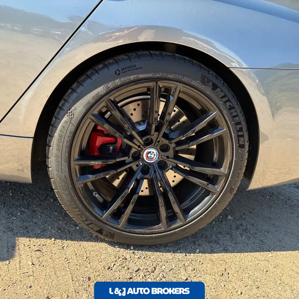 2023 BMW M5