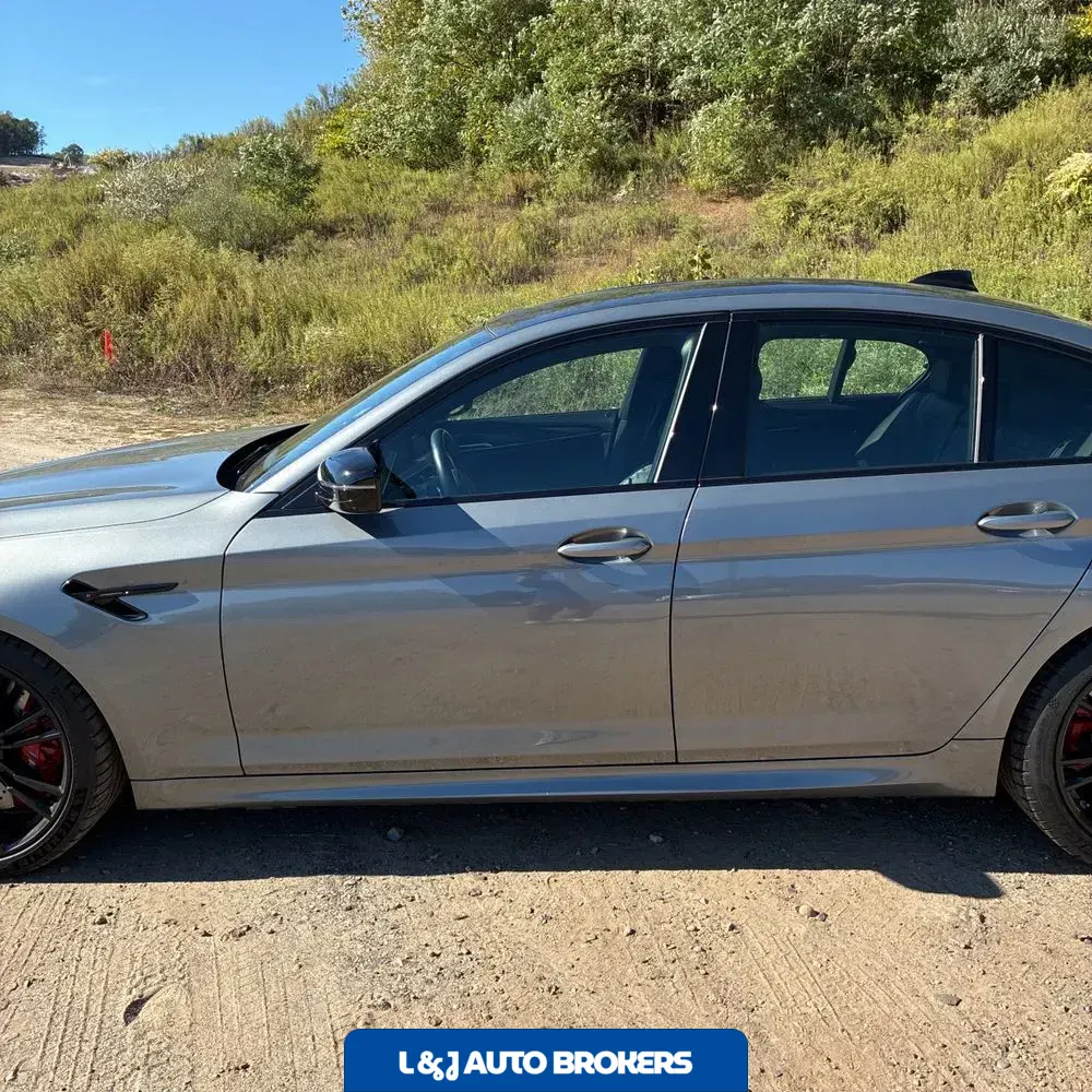2023 BMW M5