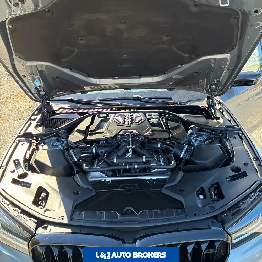 2023 BMW M5