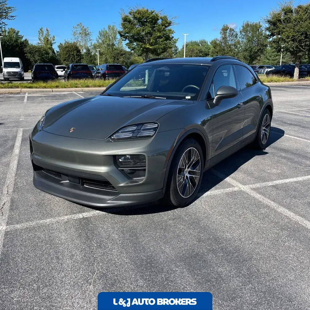 2025 Porsche Macan EV 4