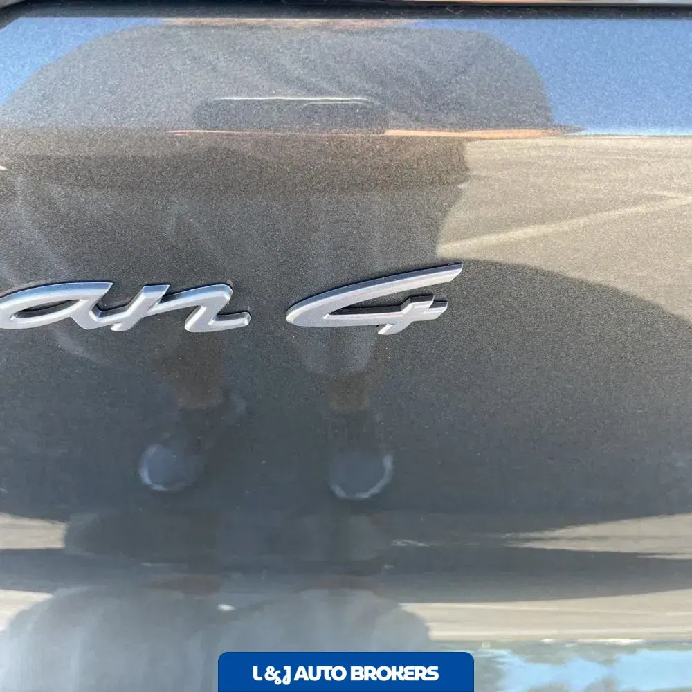 2025 Porsche Macan EV 4