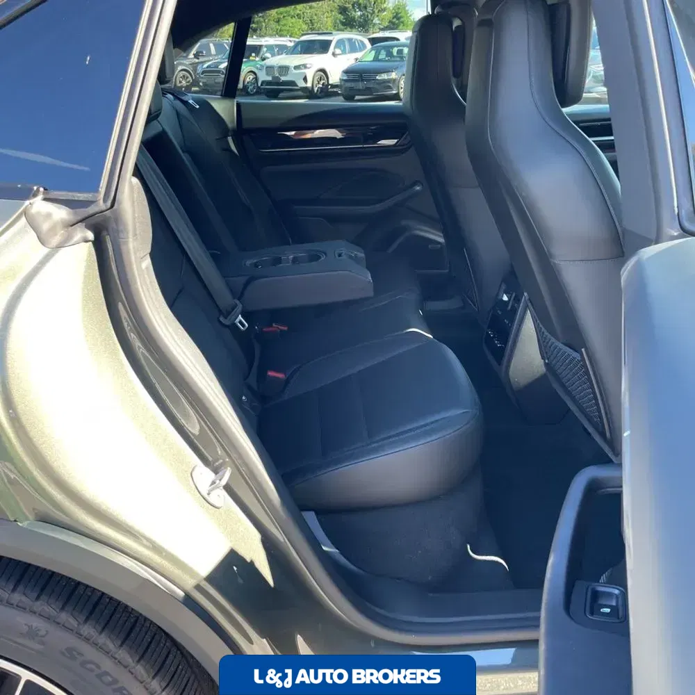 2025 Porsche Macan EV 4