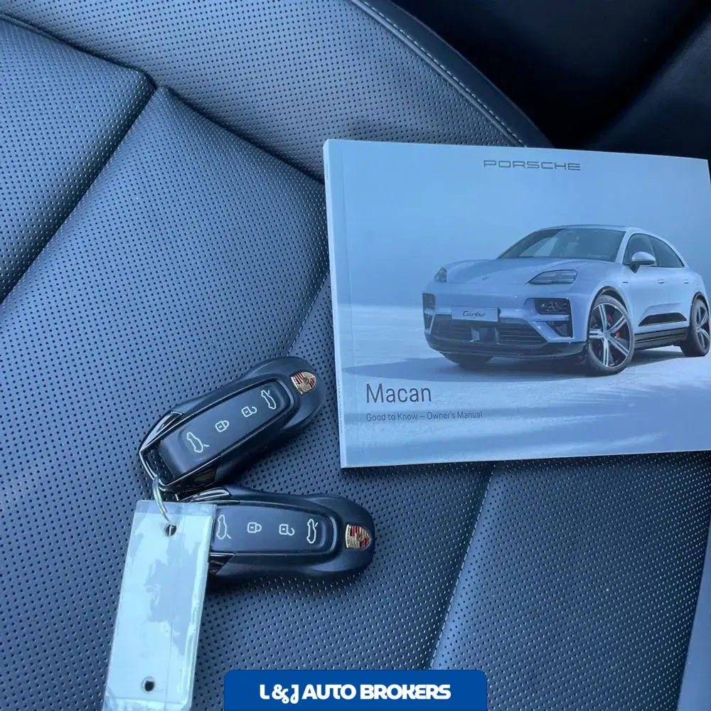 2025 Porsche Macan EV 4