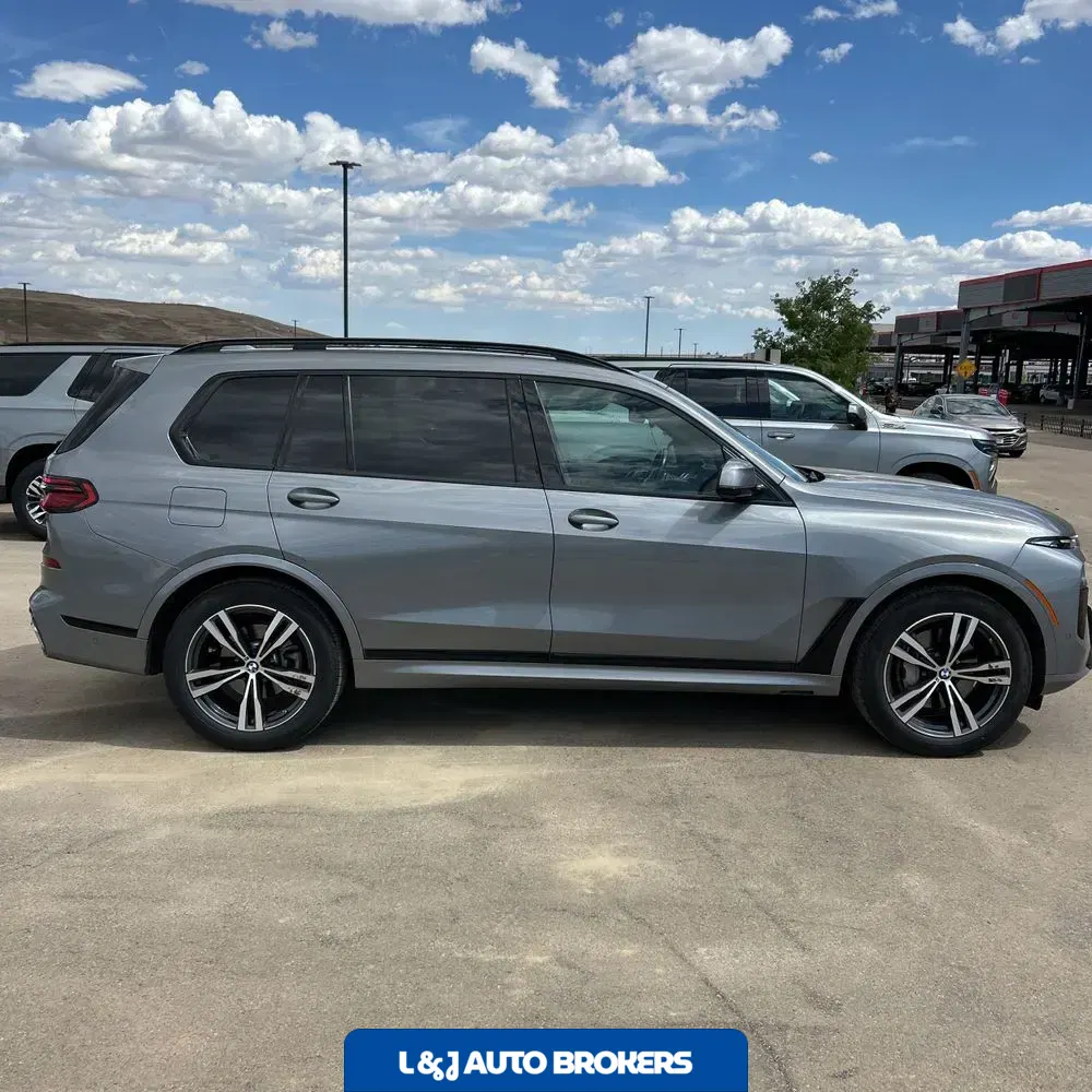 2025 BMW X7 XDrive40i