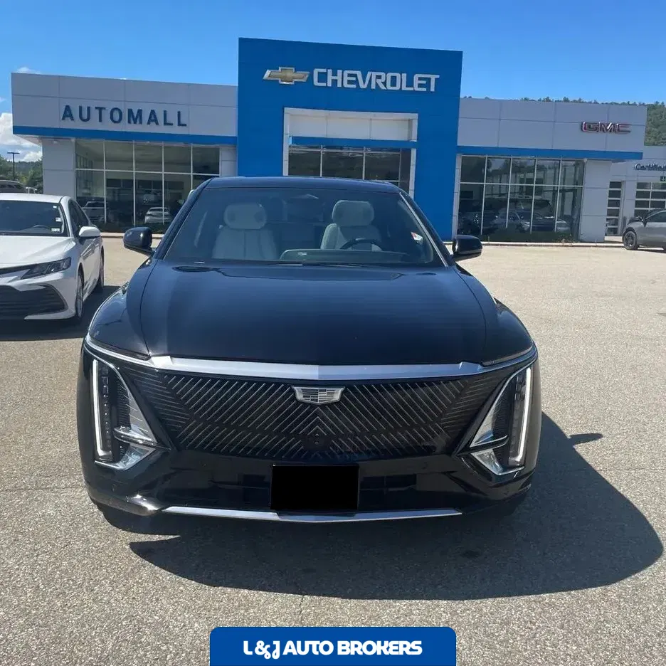 2024 Cadillac LYRIQ Luxury 3