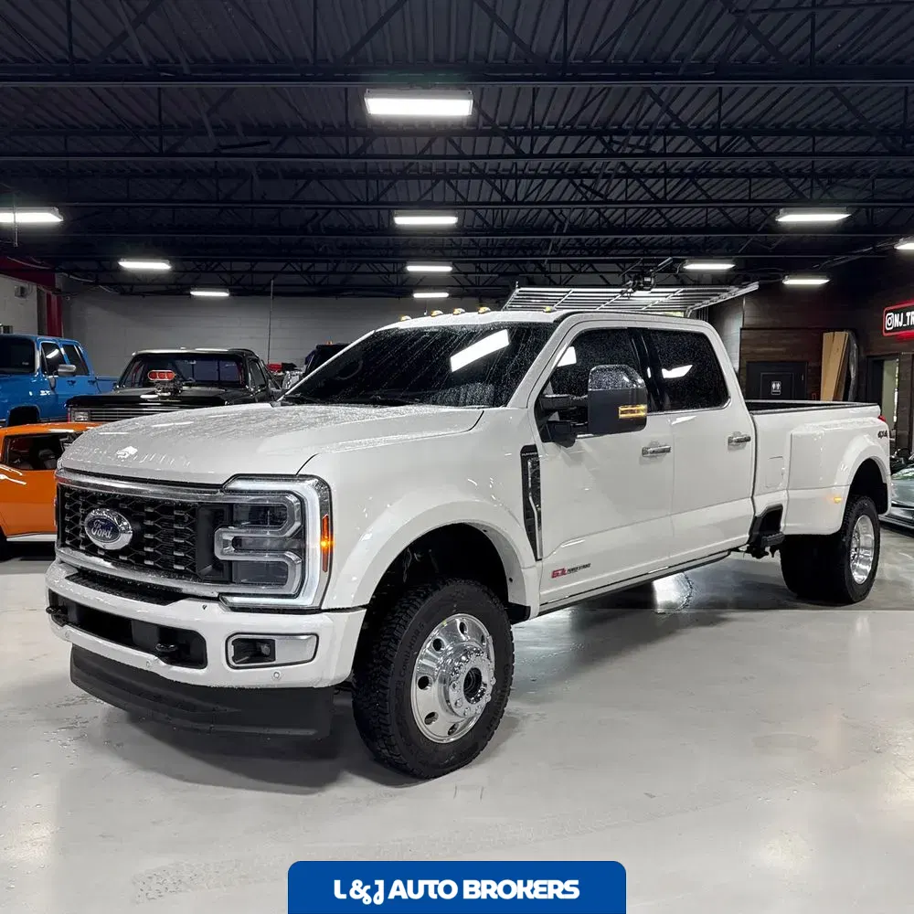2025 Ford F-450 Super Duty Platinum