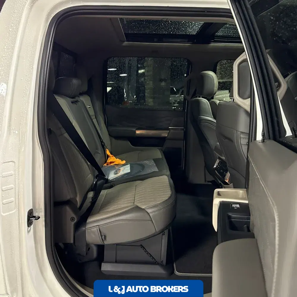 2025 Ford F-450 Super Duty Platinum