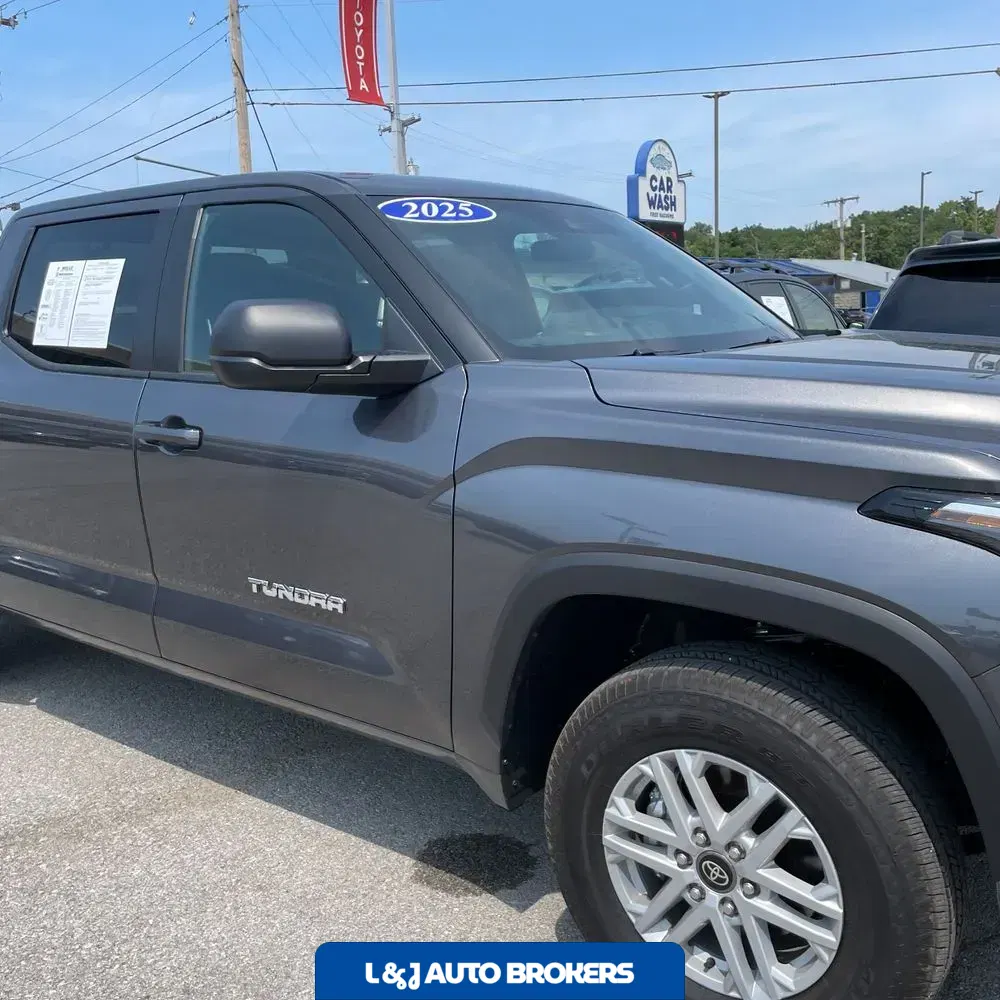 2025 Toyota Tundra SR5