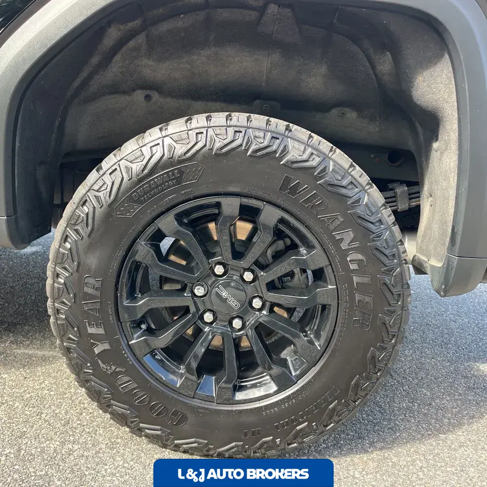 2023 GMC Sierra 1500 AT4X