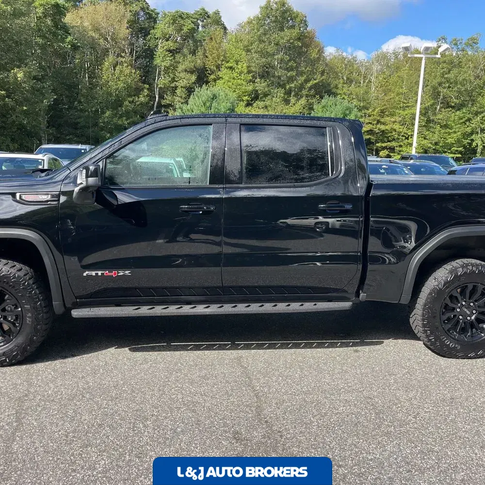 2023 GMC Sierra 1500 AT4X
