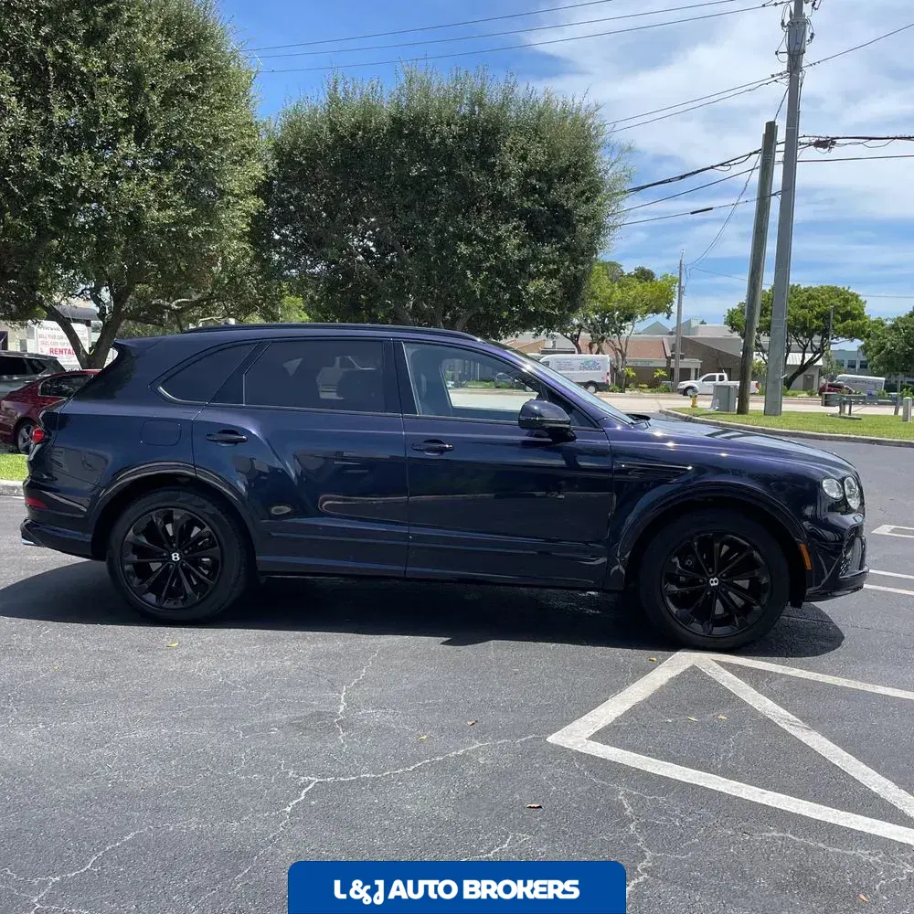 2022 Bentley Bentayga V8