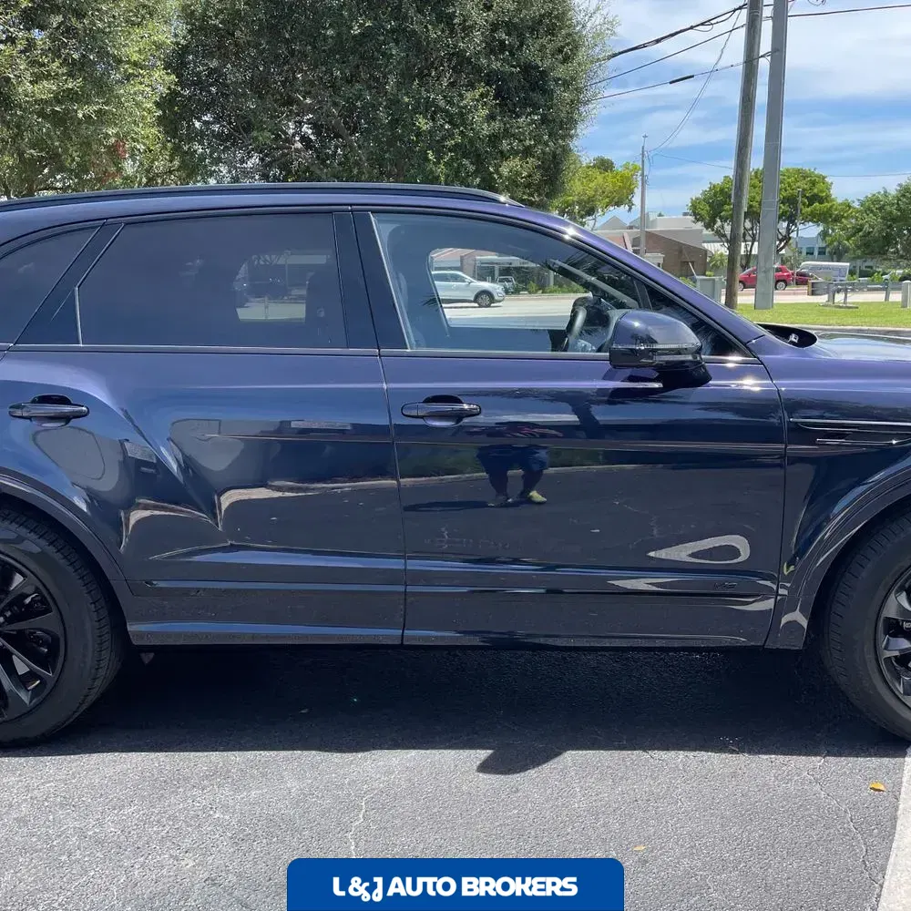 2022 Bentley Bentayga V8