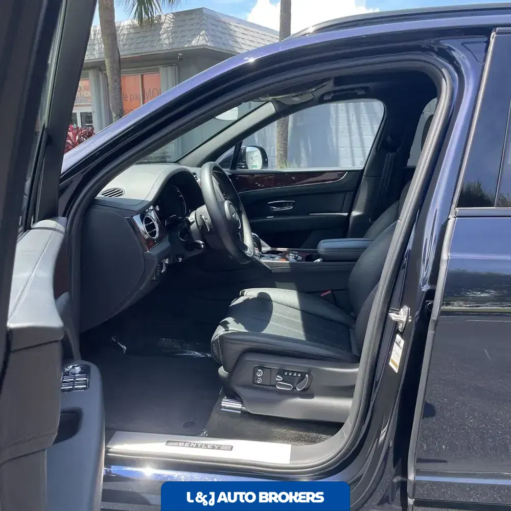 2022 Bentley Bentayga V8