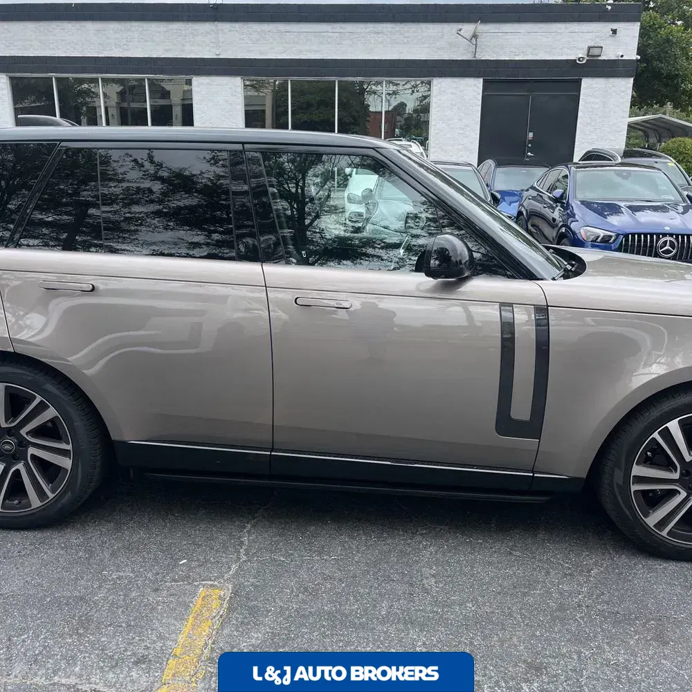 2023 Land Rover Range Rover SE