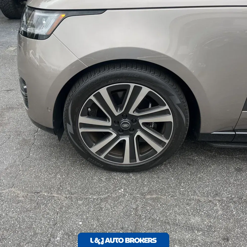 2023 Land Rover Range Rover SE