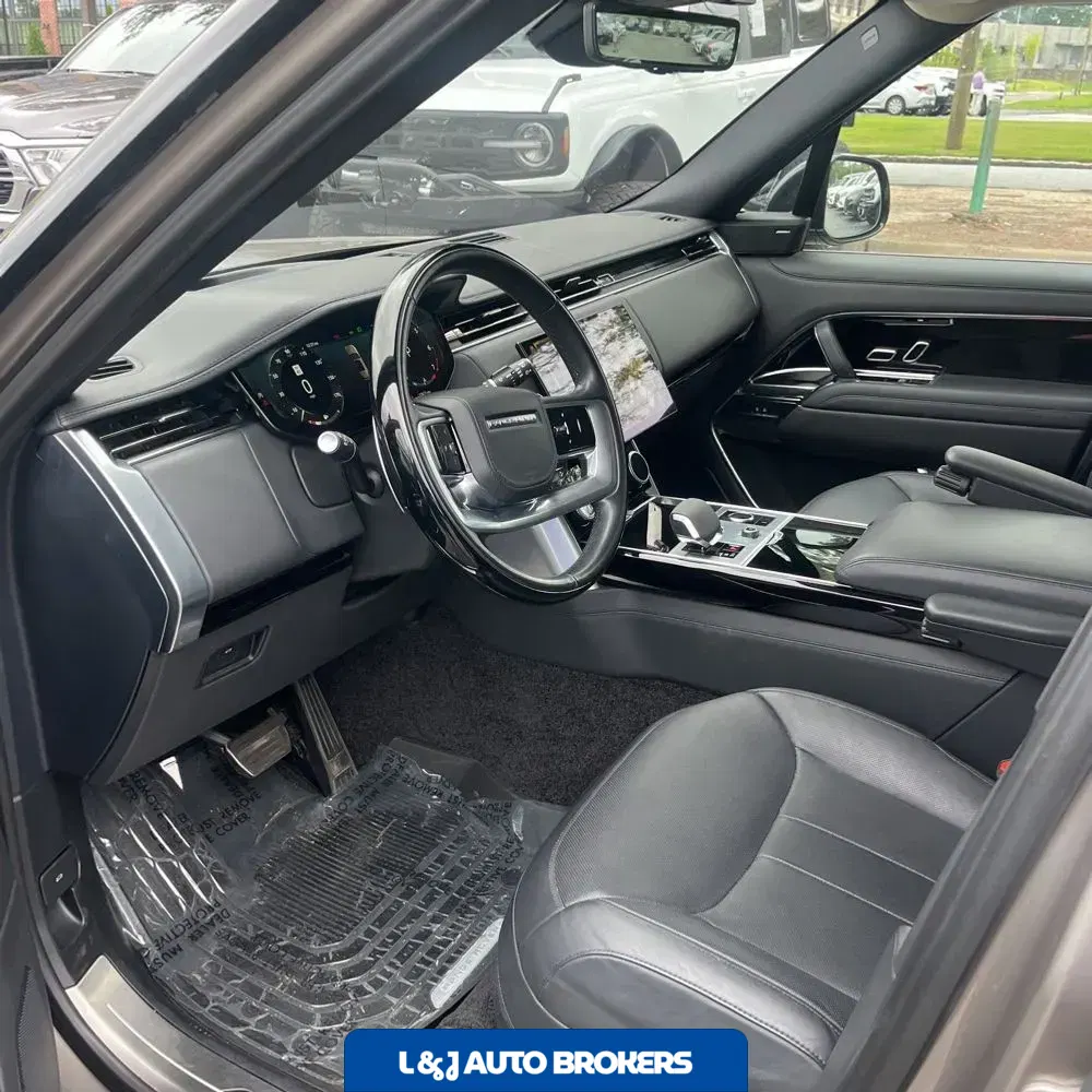2023 Land Rover Range Rover SE
