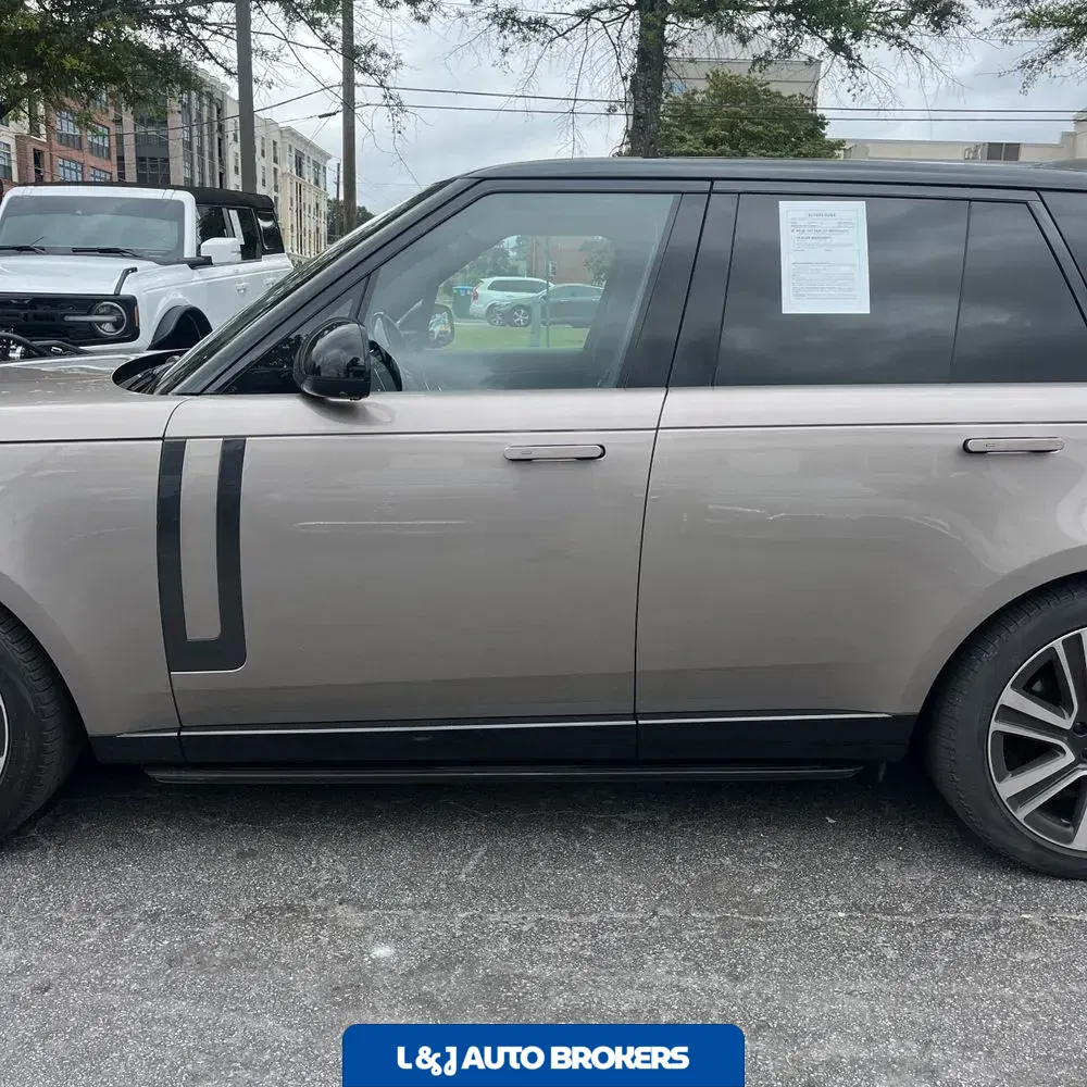 2023 Land Rover Range Rover SE