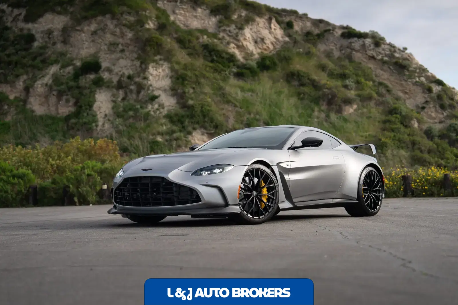 2023 Aston Martin V12 Vantage Coupe