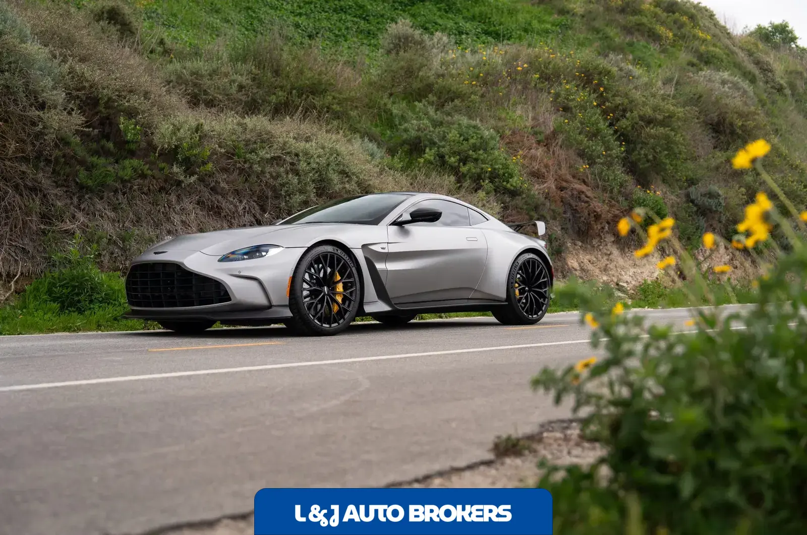 2023 Aston Martin V12 Vantage Coupe