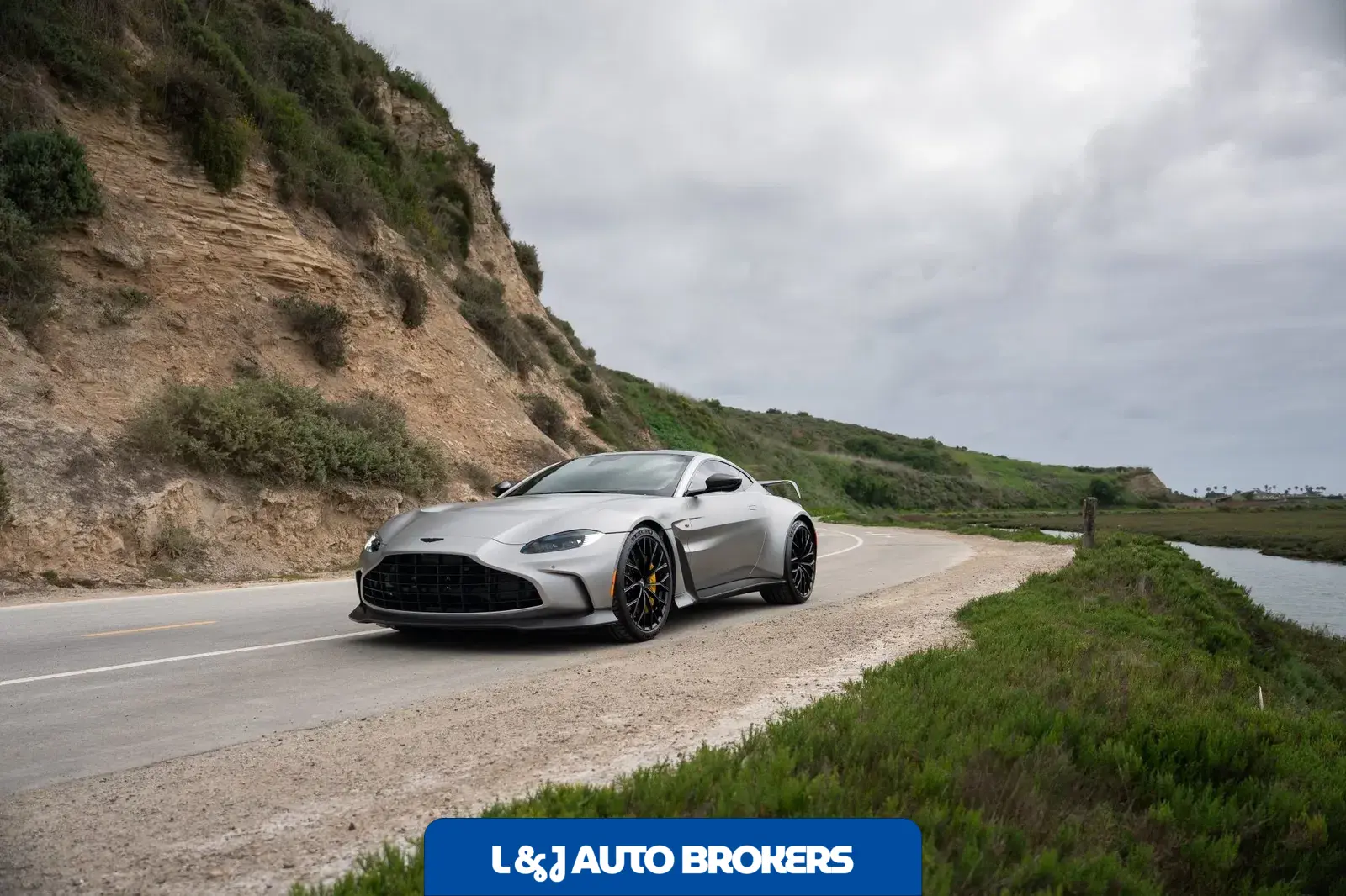 2023 Aston Martin V12 Vantage Coupe