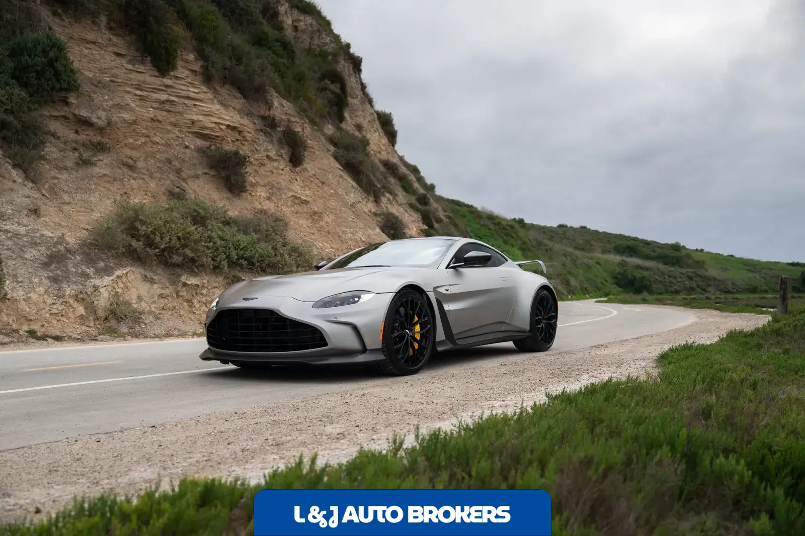 2023 Aston Martin V12 Vantage Coupe