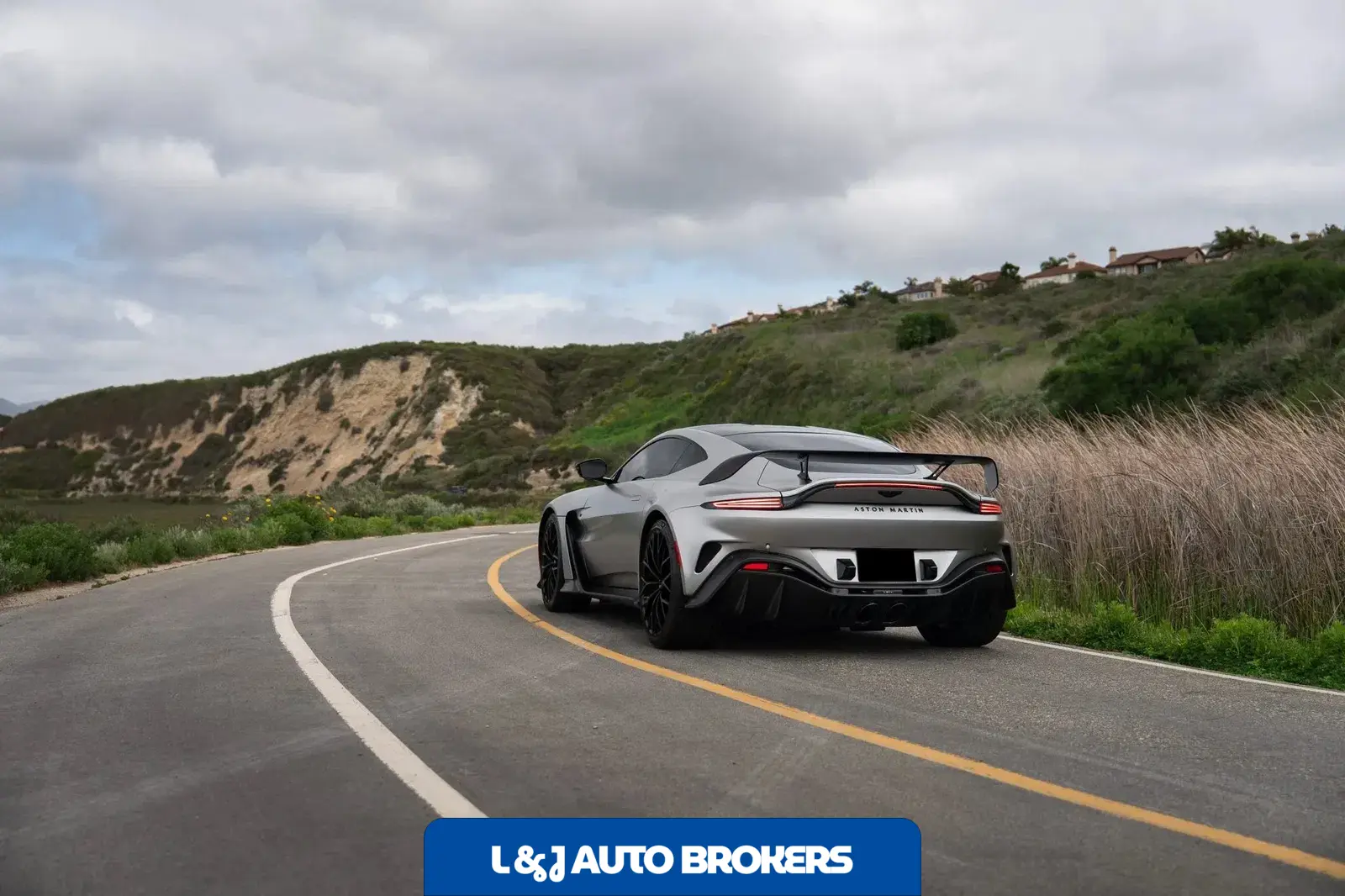 2023 Aston Martin V12 Vantage Coupe