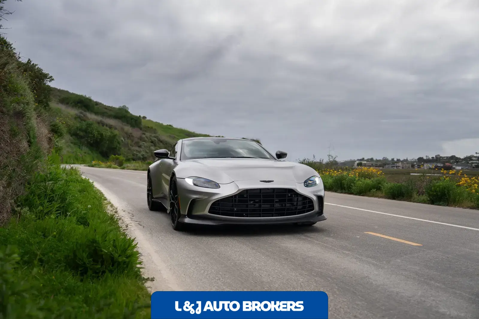 2023 Aston Martin V12 Vantage Coupe