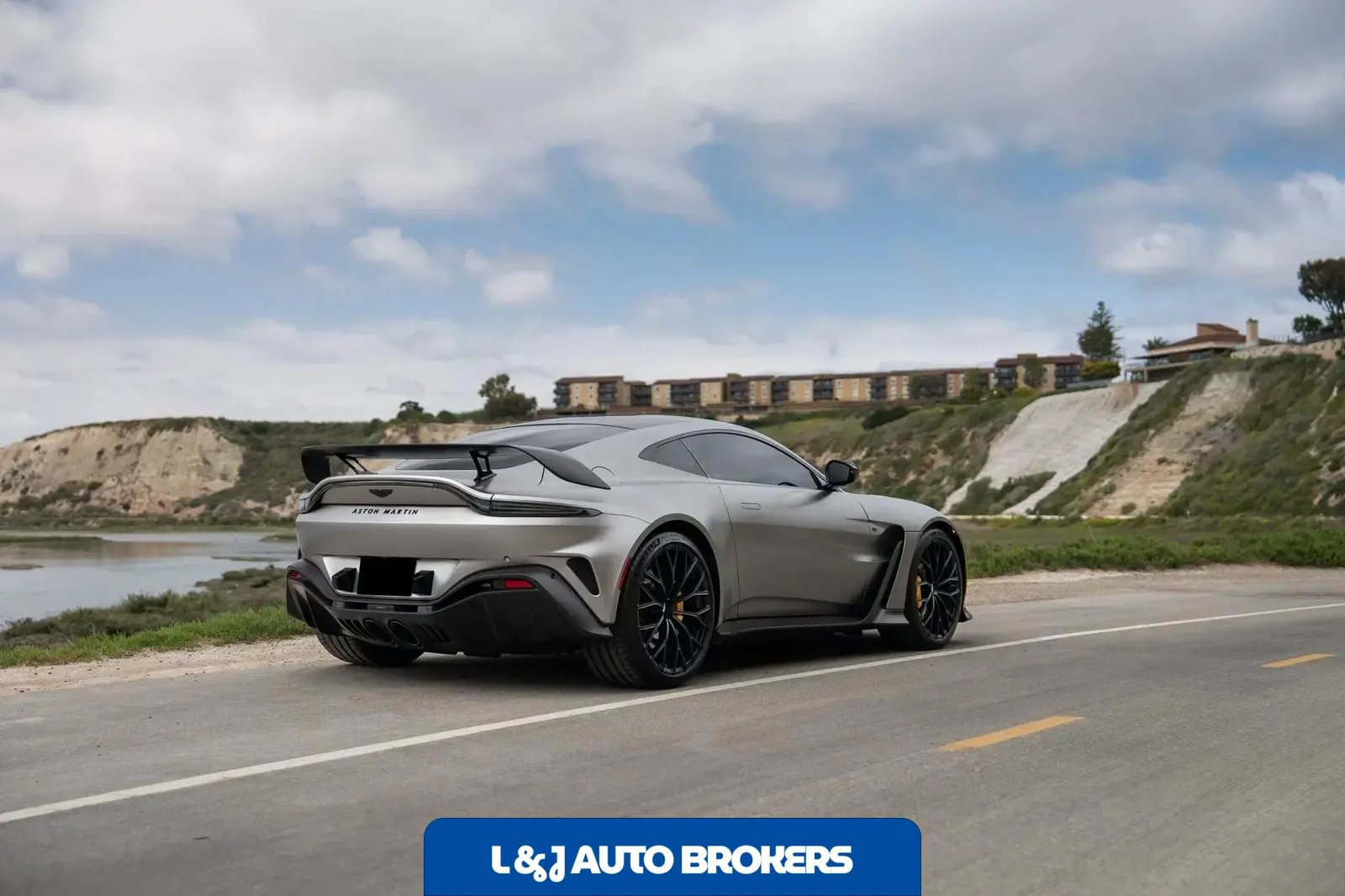 2023 Aston Martin V12 Vantage Coupe