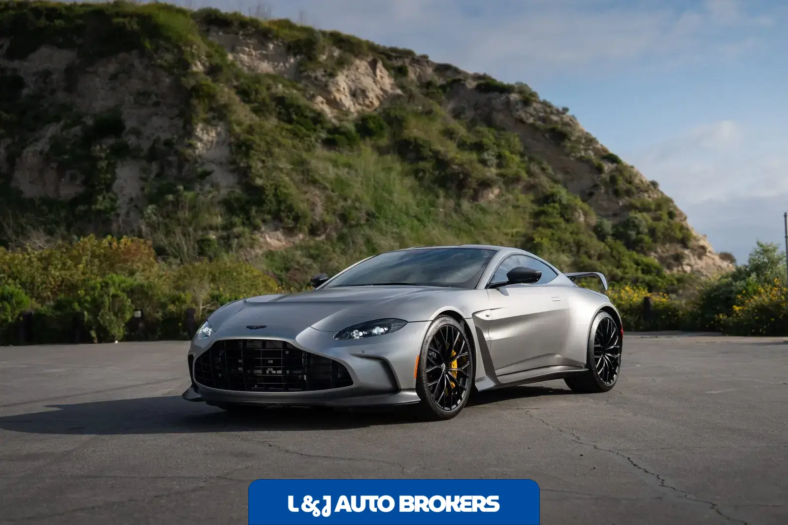 2023 Aston Martin V12 Vantage Coupe